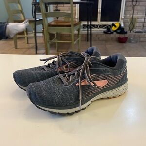 Brooks Women’s Ghost 12 Athletic Running Shoes size 9.5.
